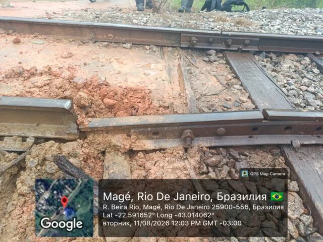 Detalhe do trilho quebrado na via ferroviária em Citrolândia